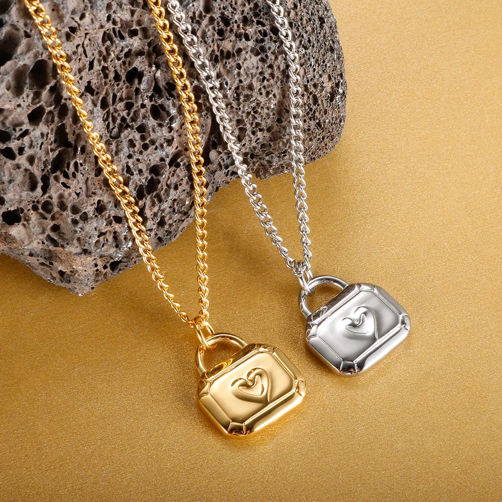 Stainless Steel Heart-shaped Pendant Necklace Metal Waterproof Jewelry For Women